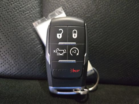 Used 2024 RAM 2500 Laramie AWD/4WD image 41