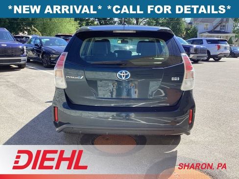 Used 2017 Toyota Prius V Four FWD image 6