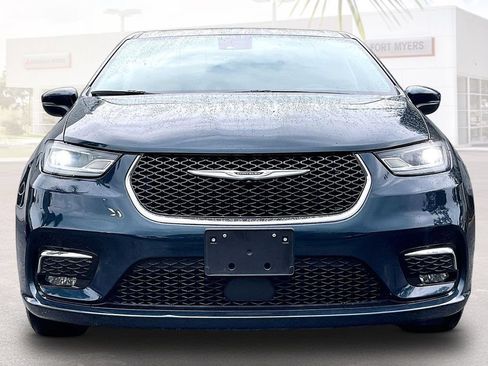 Used 2023 Chrysler Pacifica Touring-L FWD image 26