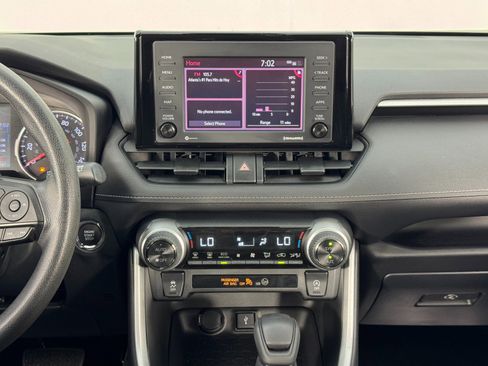 Used 2022 Toyota RAV4 XLE image 21