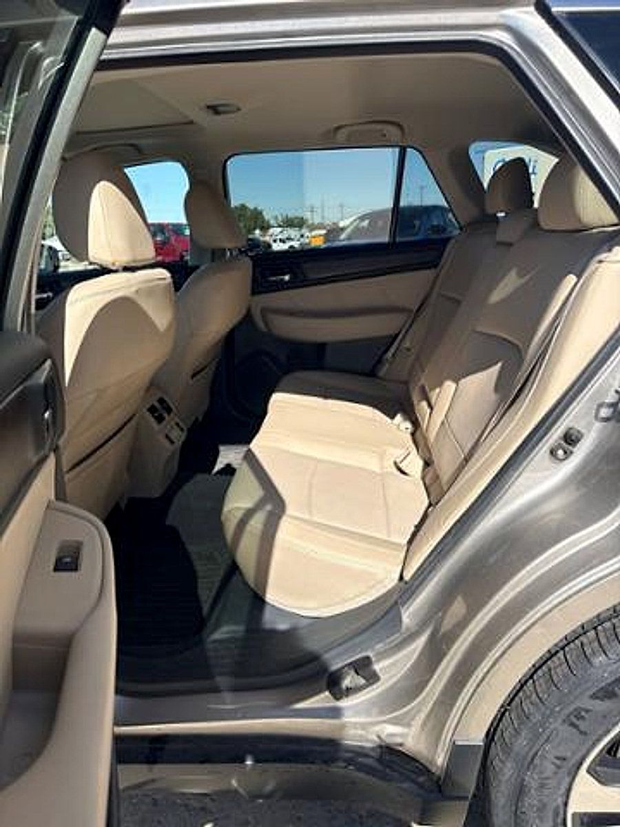 Used 2018 Subaru Outback 3.6R Limited AWD/4WD image 13