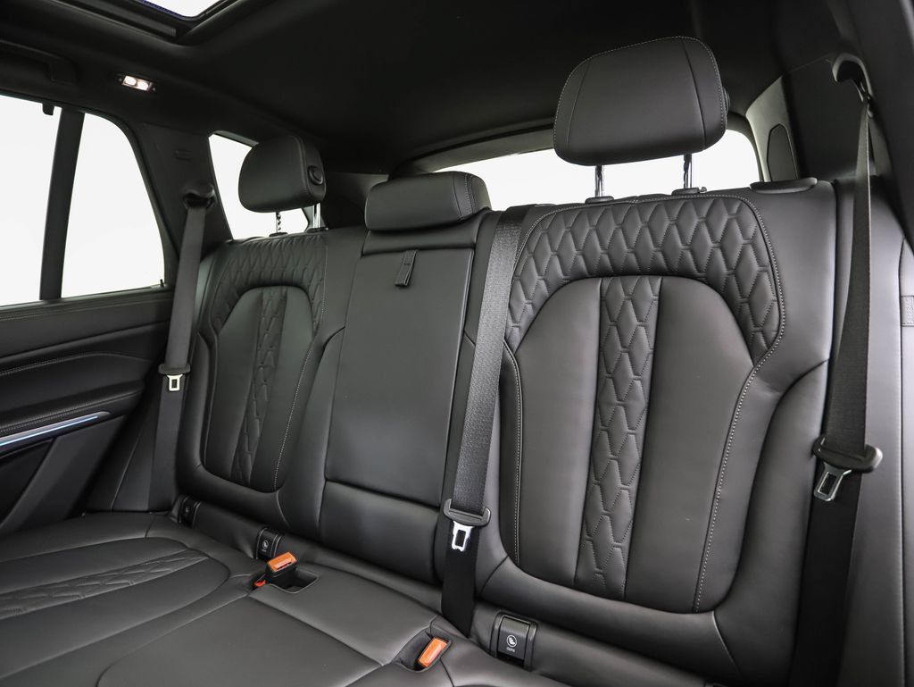 Certified 2024 BMW X5 M60i AWD/4WD image 23