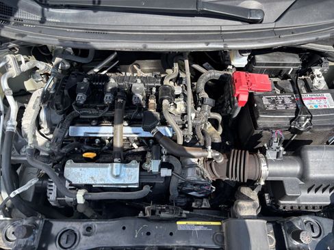 Used 2025 Nissan Versa SV FWD image 30