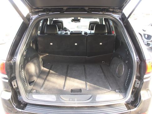 Used 2016 Jeep Grand Cherokee SRT AWD/4WD image 8