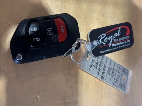 Used 2024 Jeep Wrangler Unlimited Rubicon w/ Convenience Group image 32