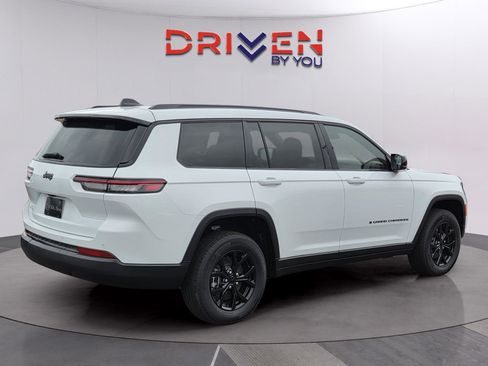 New 2025 Jeep Grand Cherokee L Altitude image 7
