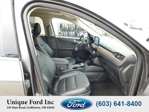 Used 2020 Ford Escape Titanium AWD/4WD image 31