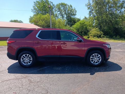 Used 2021 Chevrolet Traverse LT w/ LPO, Floor Liner Package FWD image 4