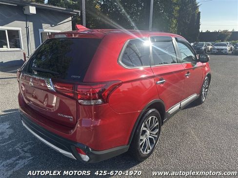Used 2017 Mitsubishi Outlander SE image 7