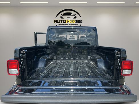 Used 2024 Jeep Gladiator Sport AWD/4WD image 20