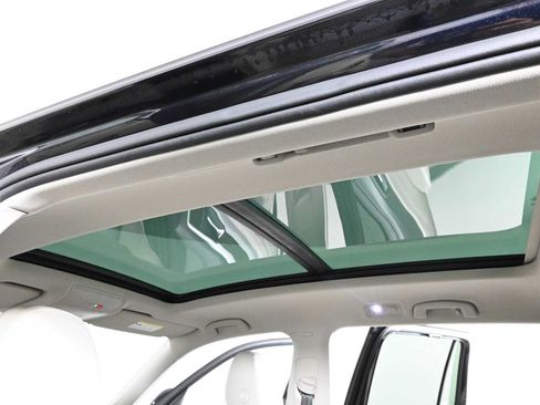 Certified 2023 Volkswagen Atlas SE w/ Panoramic Sunroof Package FWD image 5