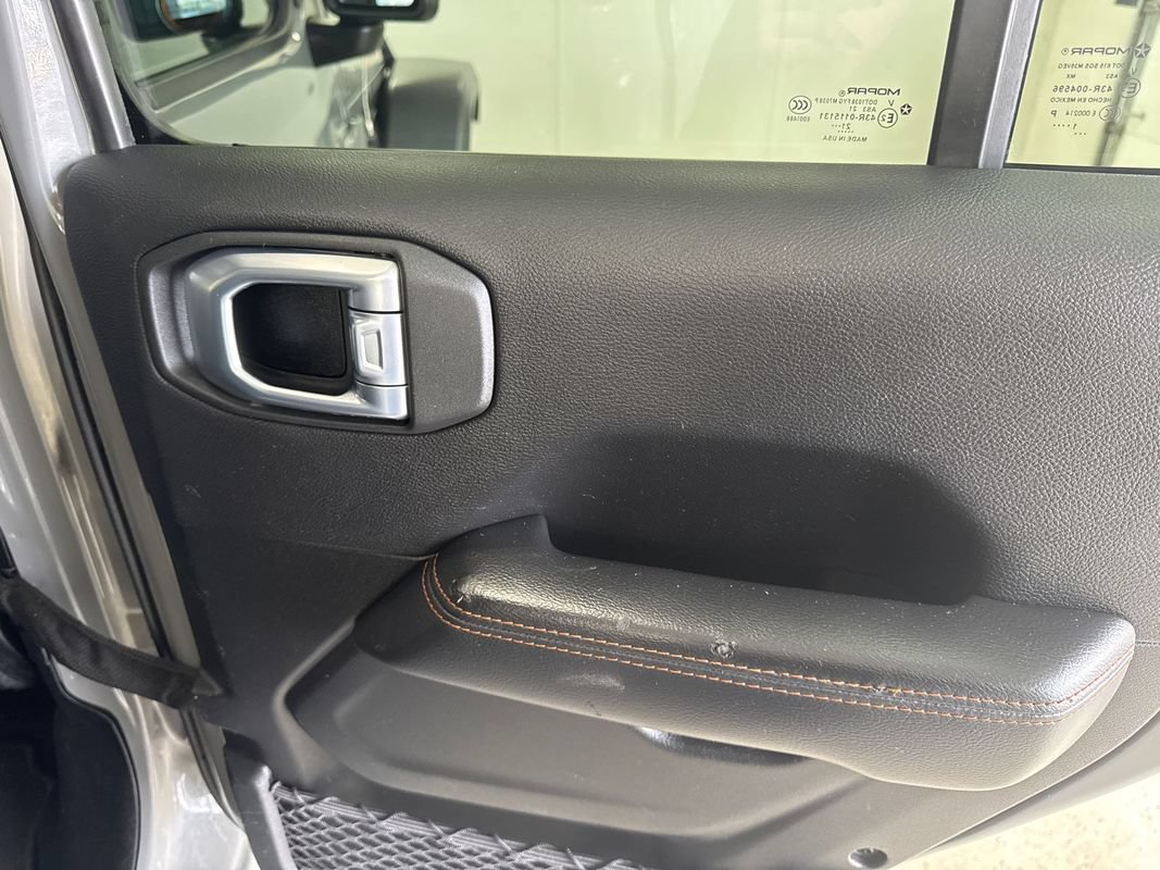 Used 2021 Jeep Gladiator Mojave w/ LED Lighting Group AWD/4WD image 31