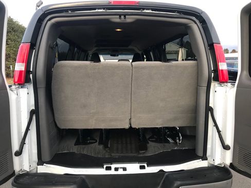Used 2016 Chevrolet Express 3500 LT w/ LT Preferred Equipment Group image 28