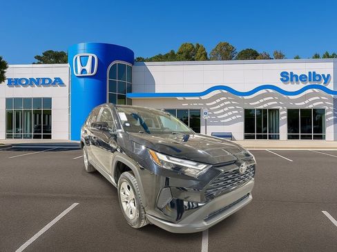 Used 2024 Toyota RAV4 XLE image 2