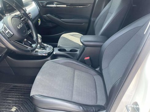 Used 2023 Kia Seltos S w/ Navigation Package AWD/4WD image 12