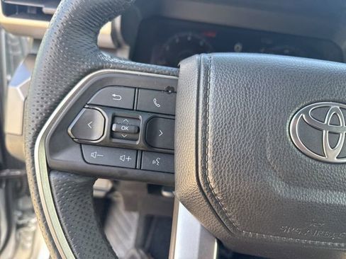 Used 2025 Toyota Tacoma TRD Sport AWD/4WD image 12