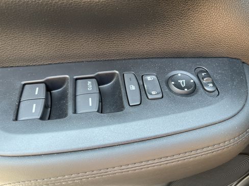 Certified 2026 Honda HR-V LX image 25