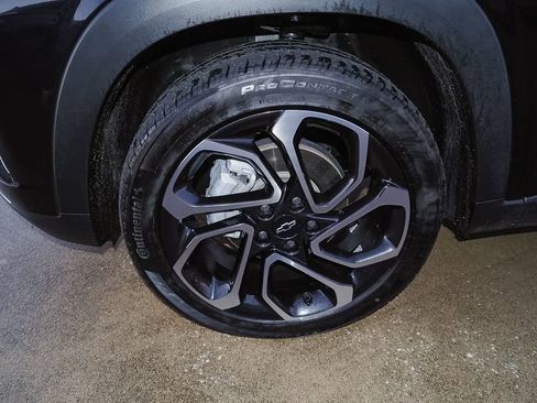 Certified 2024 Chevrolet Trax RS w/ Sunroof Package image 36