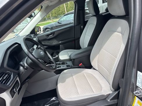 Used 2023 Ford Escape Active w/ Tech Pack #1 AWD/4WD image 7