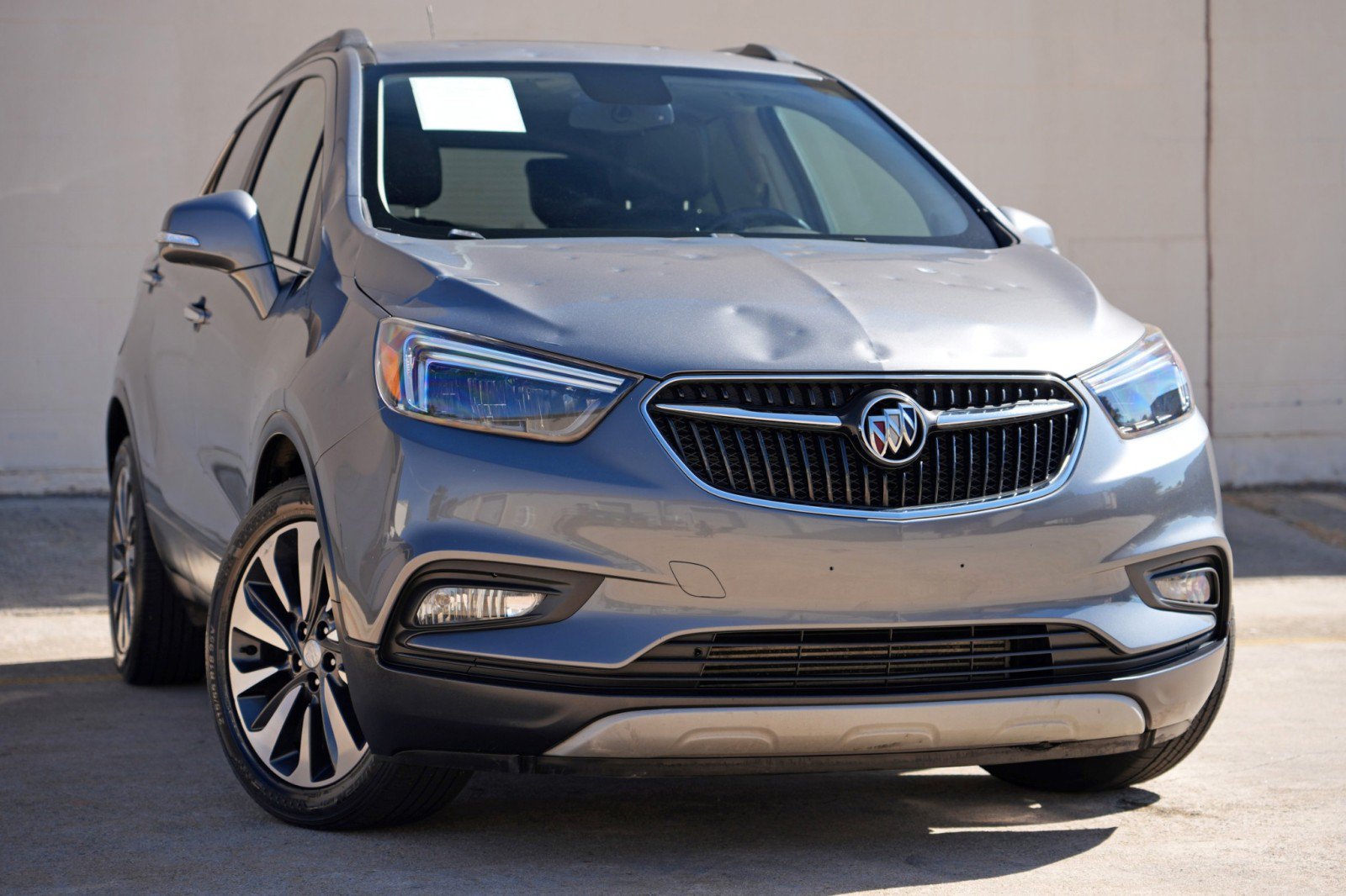 Used 2019 Buick Encore Essence FWD image 2