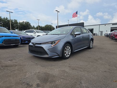 Used 2022 Toyota Corolla LE FWD image 4