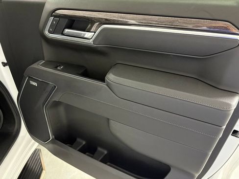 Used 2025 Chevrolet Silverado 1500 LTZ RWD image 52