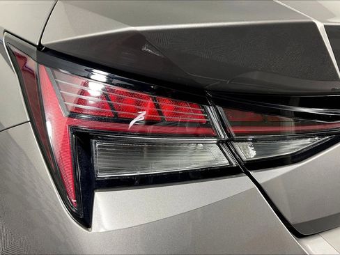 Certified 2022 Hyundai Elantra Limited w/ Preferred Accessory Package FWD image 22