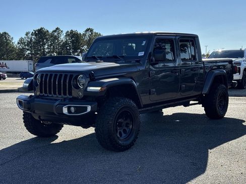 Used 2022 Jeep Gladiator Sport image 5