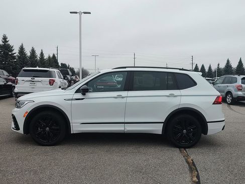 Used 2022 Volkswagen Tiguan SE R-Line image 25