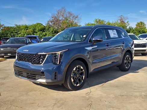 New 2026 Kia Sorento S w/ S Panoramic Sunroof Package image 4
