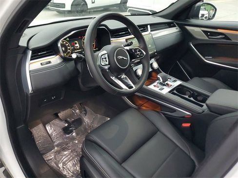 Certified 2025 Jaguar F-PACE R-Dynamic S image 24