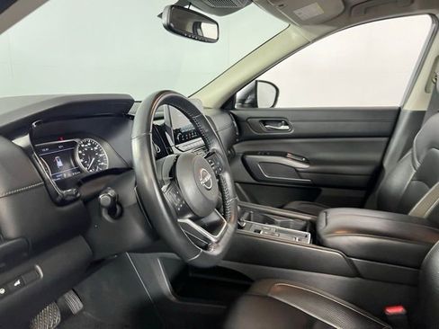 Used 2022 Nissan Pathfinder SL image 19