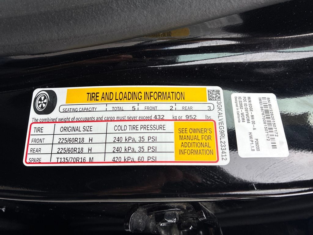 Used 2024 GMC Terrain SLT AWD/4WD image 40