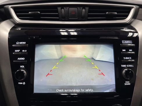 Used 2018 Nissan Murano AWD image 16