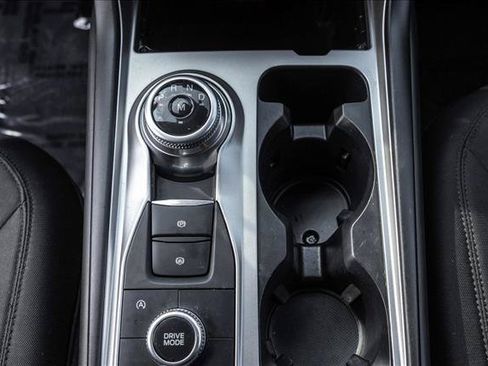 Used 2020 Ford Explorer XLT w/ Comfort Package AWD/4WD image 18