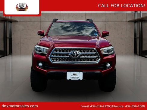 Used 2017 Toyota Tacoma TRD Off-Road AWD/4WD image 8