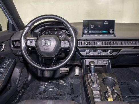 Used 2024 Honda Civic Sport image 2