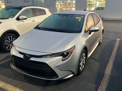 Certified 2024 Toyota Corolla LE image 2