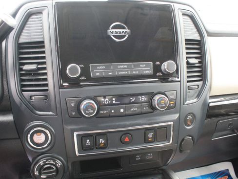 Used 2022 Nissan Titan SV w/ SV Convenience Package AWD/4WD image 25