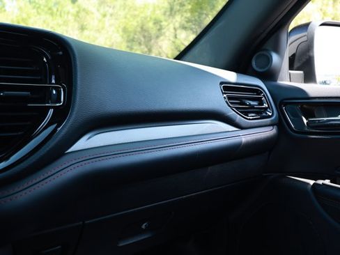 Used 2025 Dodge Durango GT RWD image 23