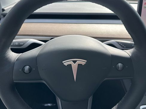 Used 2023 Tesla Model Y Performance image 29