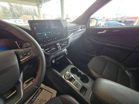 Used 2023 Ford Escape ST-Line w/ Tech Pack #1 image 18
