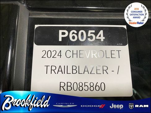 Used 2024 Chevrolet TrailBlazer RS image 33