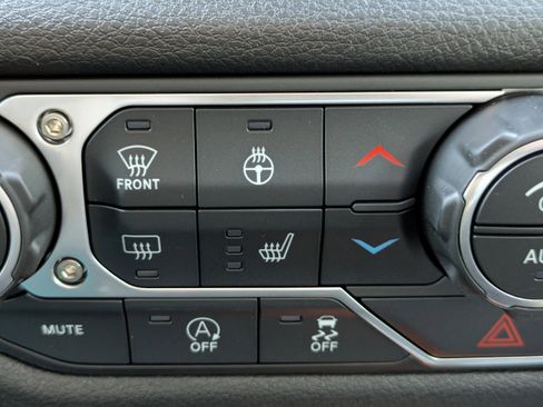 New 2026 Jeep Gladiator Sport image 25