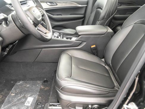 New 2025 Jeep Grand Cherokee Limited image 5