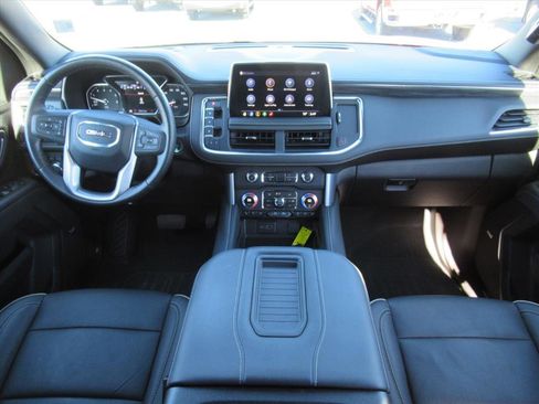 Used 2021 GMC Yukon SLT w/ SLT Luxury Package image 12