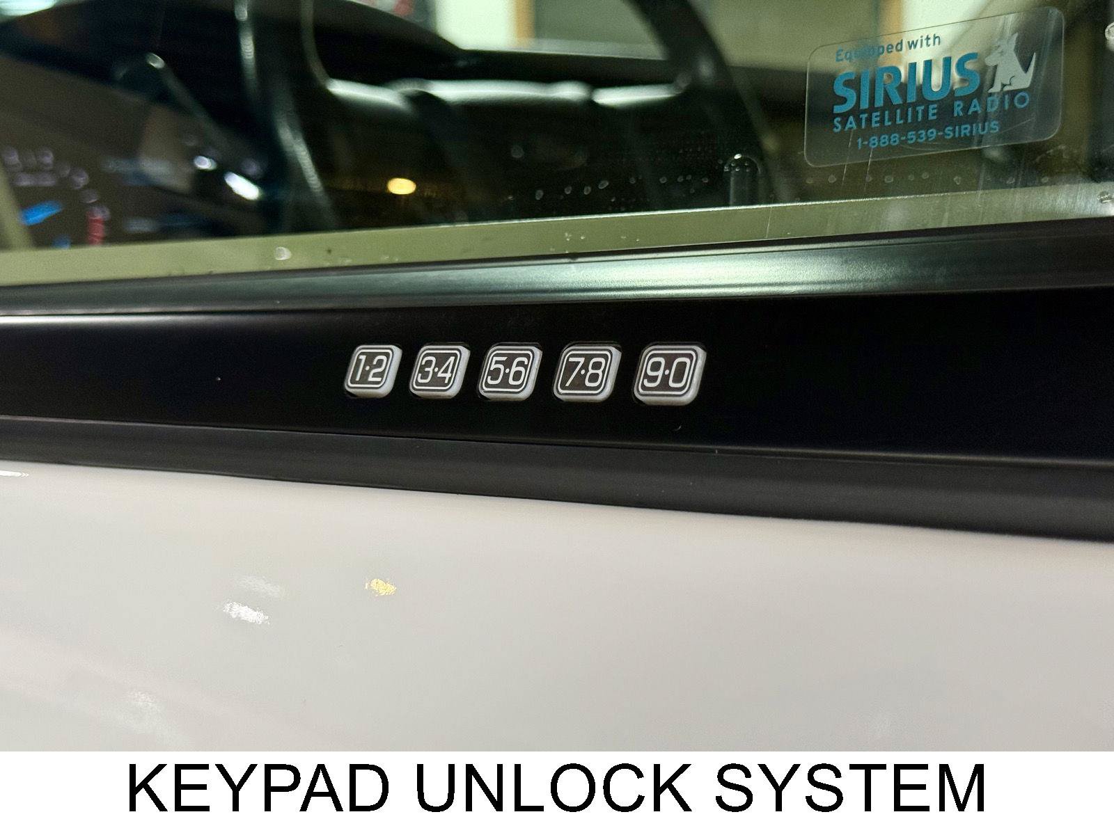 Used 2015 Ford Expedition XLT RWD image 6