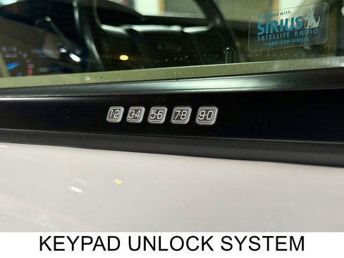 Used 2015 Ford Expedition XLT RWD image 6
