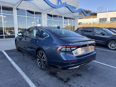 Used 2023 Honda Accord Touring image 5