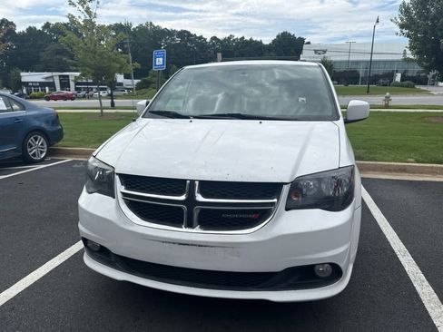 Used 2018 Dodge Grand Caravan GT FWD image 1
